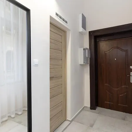 Apartment Center 2 Bedroom Apartment! Budapest