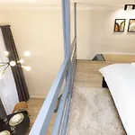 Center 2 Bedroom Apartment!