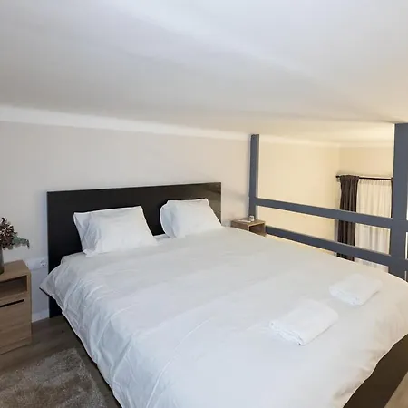 Center 2 Bedroom Apartment! Apartament