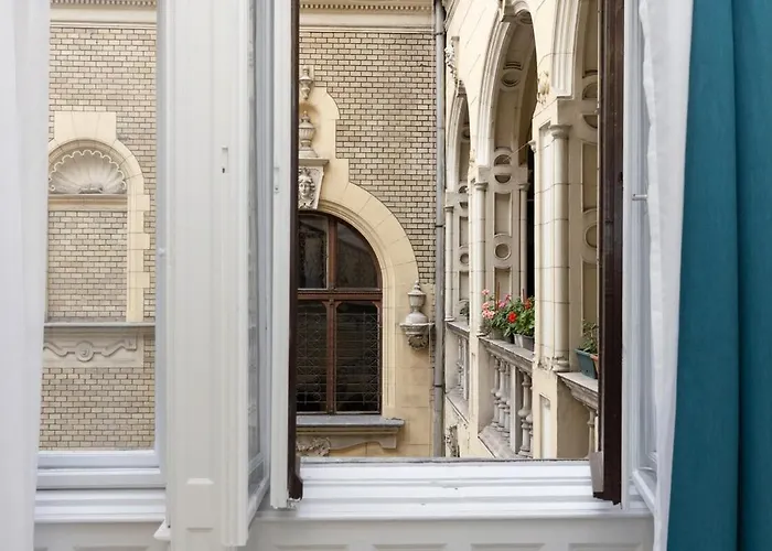 Apartament Center 2 Bedroom Apartment!