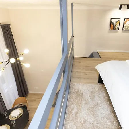 Center 2 Bedroom Apartment!